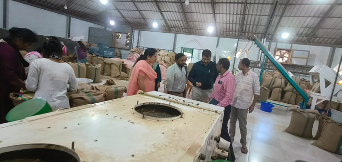 Secretary, Spices Board visits processing unit